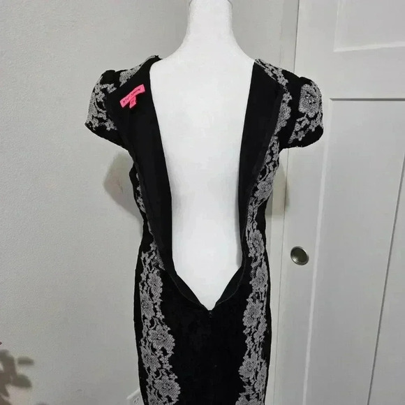 Betsey Johnson Black & Gray Cap Sleeve Sheath Midi Lace Dress - Sz 10 - Picture 5 of 10